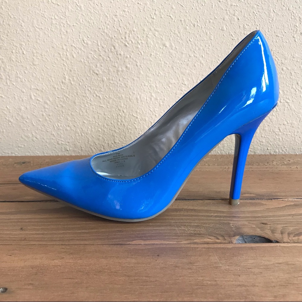 Worthington electric blue pointed toe stiletto heels size 7
